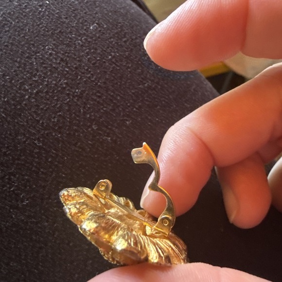 Vtg‎ Brooch DFA Dubarry Fifth Avenue Gold Tone Flower - Picture 3 of 8